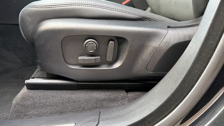 Land Rover Range Rover Velar 2.0 D200 MHEV Dynamic SE 5dr Auto Diesel Estate